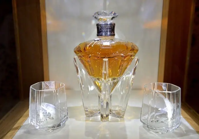 JOHNNIE WALKER BLUE LABEL Presents SYMPHONY IN BLUE