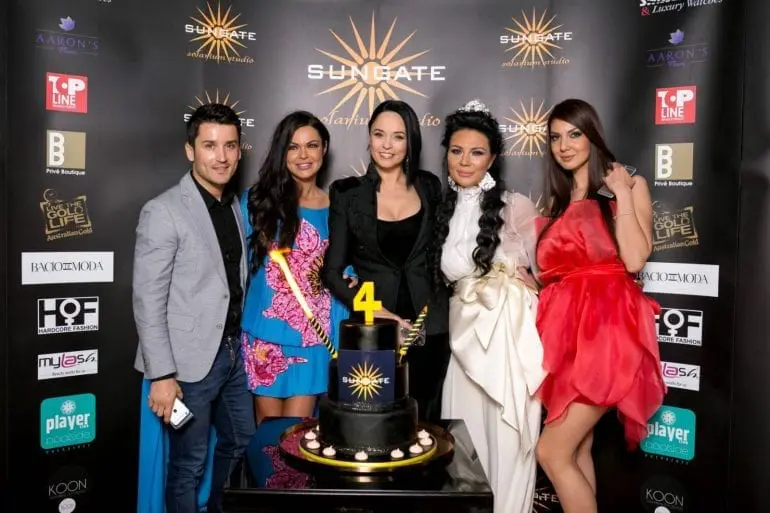 andreea-marin-sorin-dutoiu-tort-aniversare-sungate