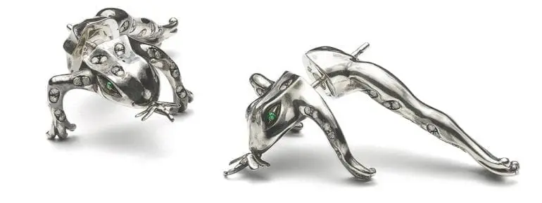 polky_diamond_collection_frog_earrings_silver_earrings_with_polky_diamonds_sapphire_eyes_low_res_1024x1024