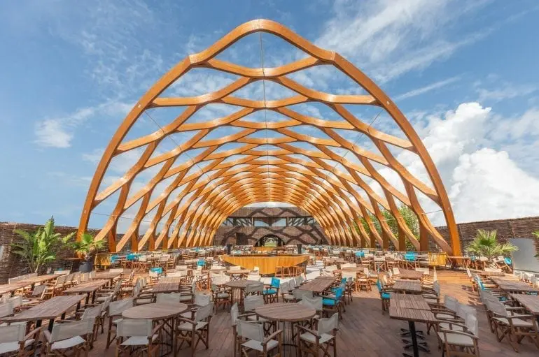Nuba Beach Club în Mamaia Nord, SSAB