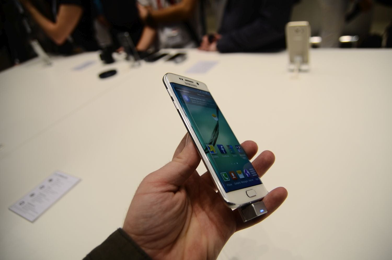 Samsung-Galaxy-S6-Unpacked-1457