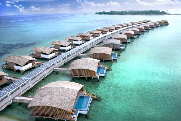 Paradisul redefinit: Vilele Finolhu – primul resort de lux din lume alimentat cu energie solară.