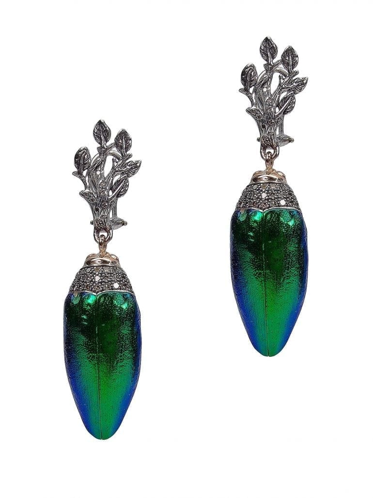 Scarab Collection, Scarab earrings, 925 silver, 18ct yellow gold, brown diamonds, scarab wing (front view)