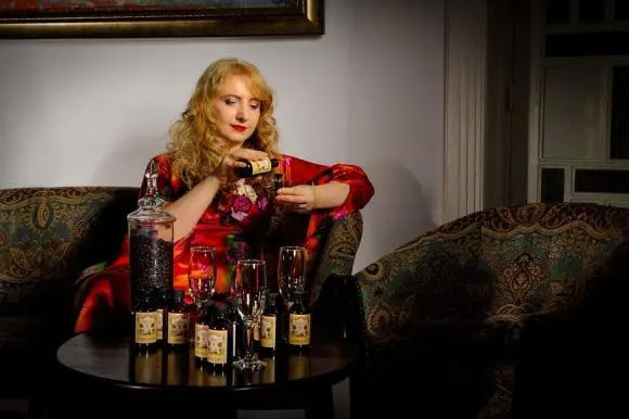 Dr. Alina Ieva – Parfumul introspecțiilor