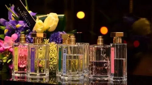 L’Artisan Parfumeur – Arta amintirilor parfumate