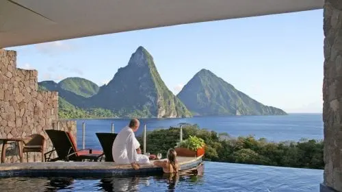 Jade Mountain – Paradisul vegheat de vulcani