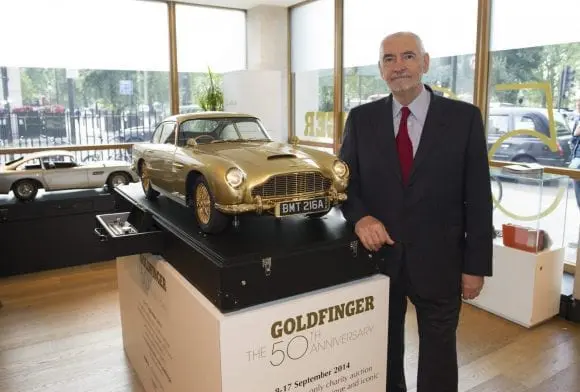 Aston Martin DB5, unicatul automobil din aur este pus la licitație