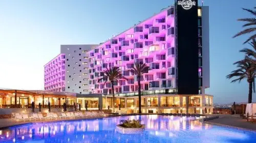 Hard Rock Ibiza – Vacanța europeană în ritm american hard rock