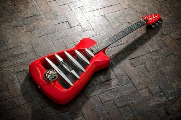 Ediție limitată: chitară de inspirație Alfa Romeo