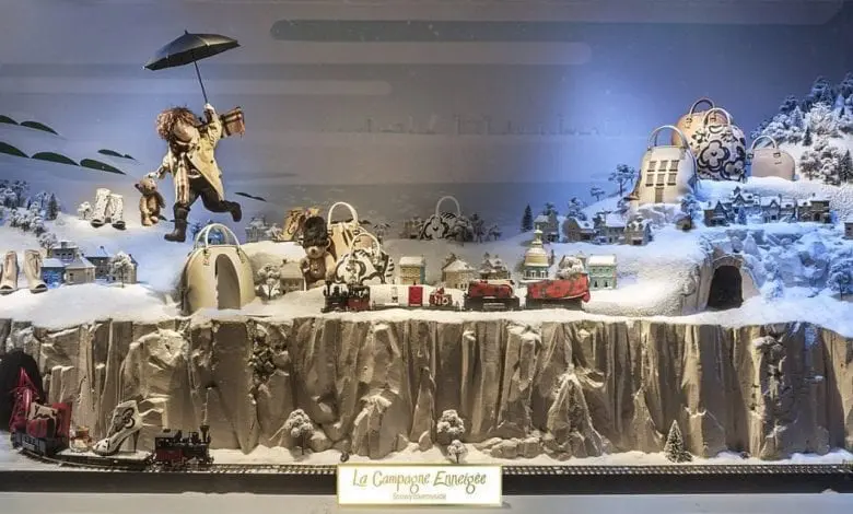 Crăciunul, o călătorie magică cu Burberry şi Printemps