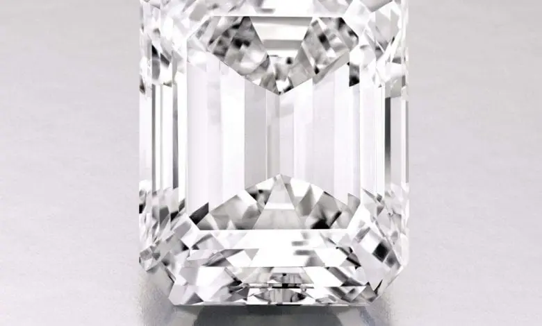 Diamantul perfect: 100 carate / 22,2 milioane de euro