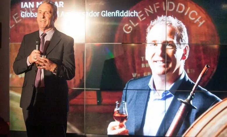 Ambasadorul Glenfiddich, Ian Millar, în vizită la București