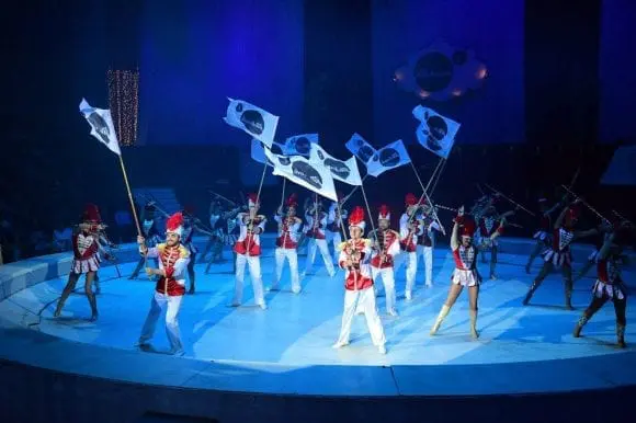 5 ani de modă autentică cu Molecule F