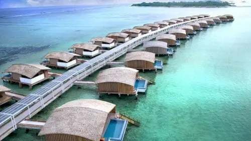 Paradisul redefinit: Vilele Finolhu – primul resort de lux din lume alimentat cu energie solară.