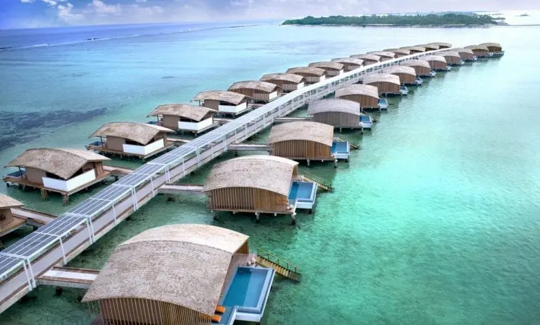 Paradisul redefinit: Vilele Finolhu – primul resort de lux din lume alimentat cu energie solară.