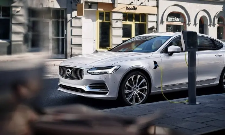 Volvo S90 – Pentru cei care iubesc condusul și care iubesc să se lase conduși