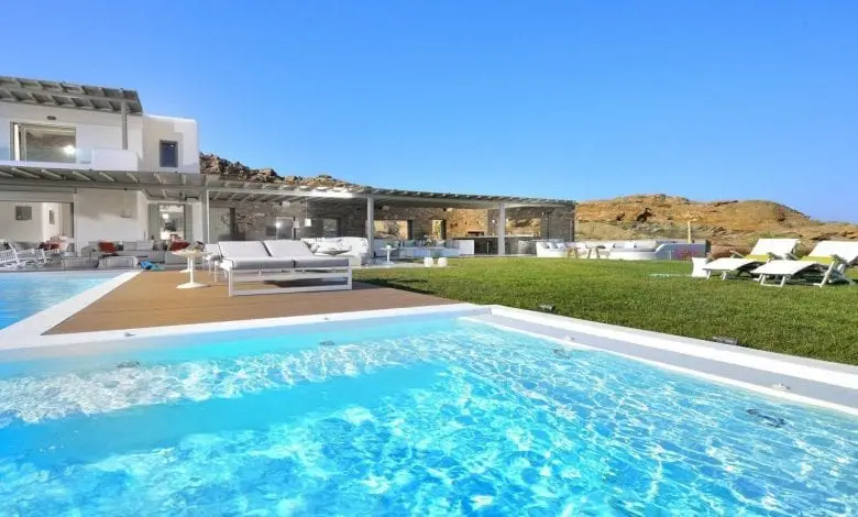 În compania lui zeus: arta petrecerilor private de vară