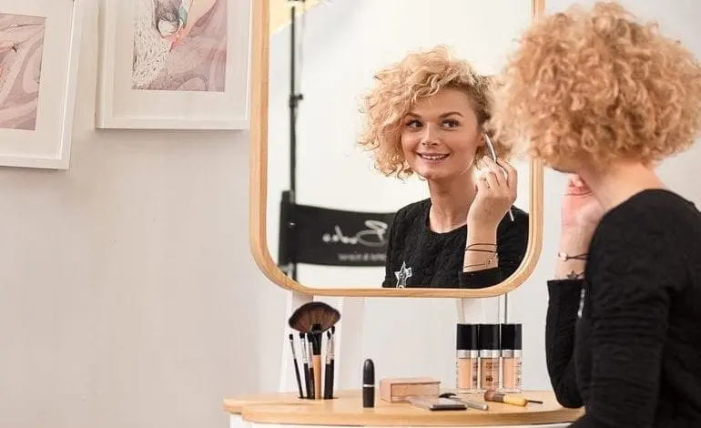 Make Up Șevalet – designul românesc de produs