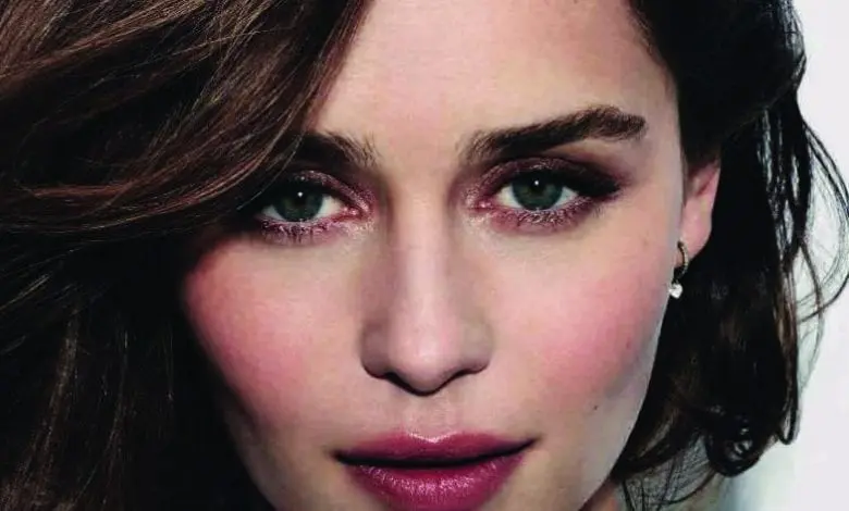 EMILIA CLARKE ESTE NOUA IMAGINE A PARFUMULUI  DOLCE&GABBANA THE ONE