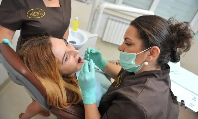 Turismul dentar, o afacere de succes pentru cabinetele din România