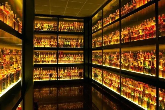 Din parfumul distileriilor Europei