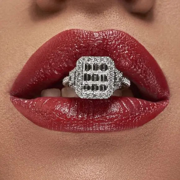 Read my Lips – By Givenchy Rouge Interdit