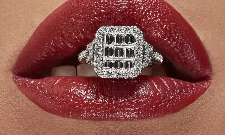 Read my Lips – By Givenchy Rouge Interdit