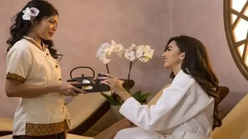 EXCLUSIV la THAIco SPA   Produsele de cosmetică medicală de la Dr. Kleathous, rezultatul a peste 20 de ani de cercetare medicală