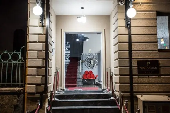 Peninsula Boutique Hotel **** vă invită la relaxare