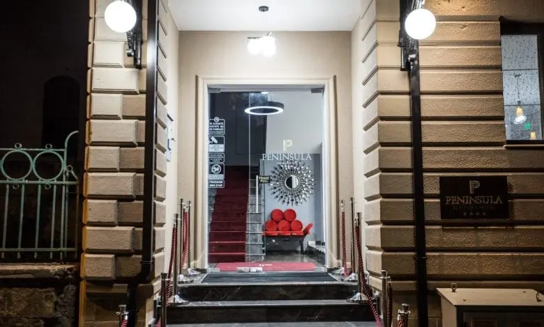 Peninsula Boutique Hotel **** vă invită la relaxare