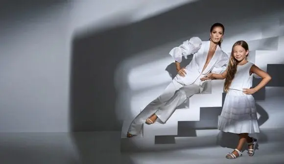 Adriana Petrescu – Manifest pentru esența frumuseții