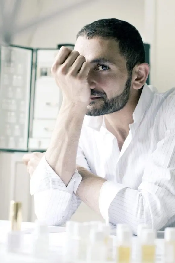 Extraordinara întâlnire dintre emoție și amintiri olfactive, cu parfumierul Francis Kurkdjian