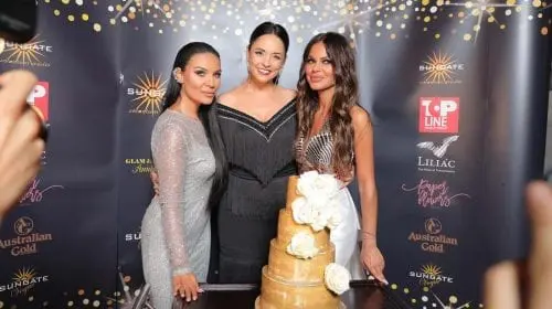 Vedetele au aniversat 6 ani de Sungate în rochii glam Sungate Vogue