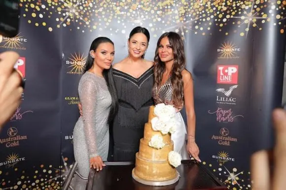 Vedetele au aniversat 6 ani de Sungate în rochii glam Sungate Vogue