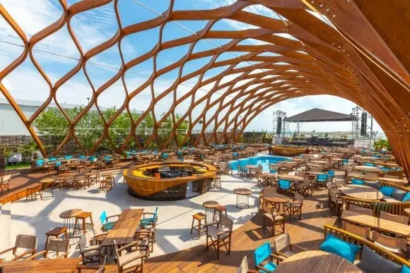 Finisaje SSAB în designul spectaculos al celui mai scump club din Mamaia