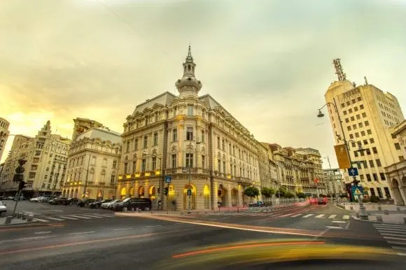 Istoria de cinci stele  a hotelului Continental