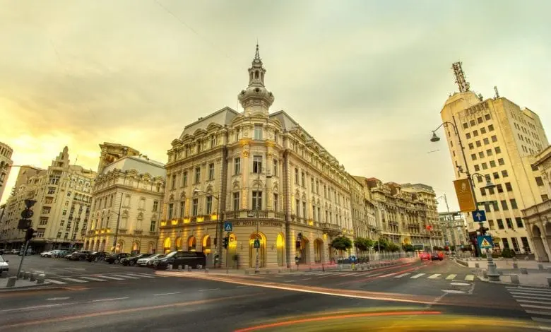 Istoria de cinci stele  a hotelului Continental