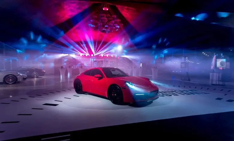 Noul Porsche 911 – o mașină sport high-tech, cu design emblematic