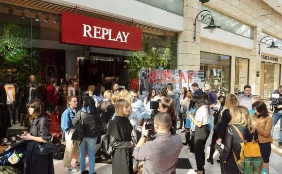 Replay – opt magazine noi în Europa de Est, inclusiv în România