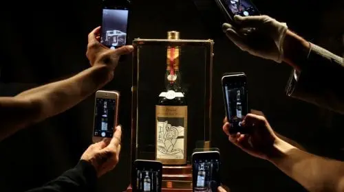 Cea mai scumpă sticlă de whisky din lume: Macallan Valerio Adami 1926