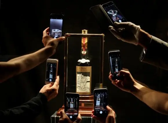 Cea mai scumpă sticlă de whisky din lume: Macallan Valerio Adami 1926