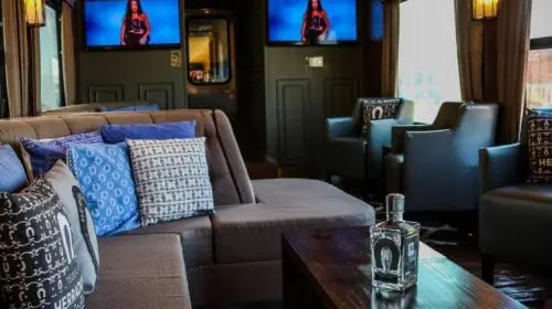 Trenul de lux pentru iubitorii de tequila circulă în Mexic. Cât costă călătoria?