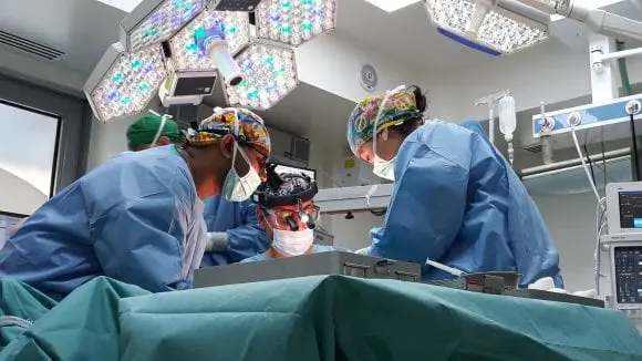 Clinica Zetta a efectuat, în premieră în România, o reconstrucție complexă de zâmbet