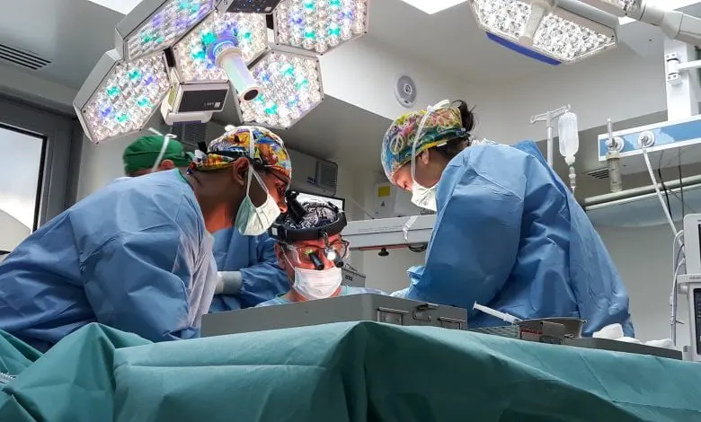 Clinica Zetta a efectuat, în premieră în România, o reconstrucție complexă de zâmbet