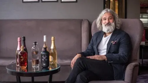 Brett Berish – Milionarul rebel îndrăgostit de hip hop și povești cu pirați