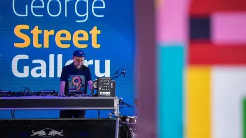 Cea mai mare galerie de artă stradală permanentă și primul concert augmentat din România au avut loc în București