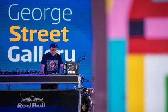 Cea mai mare galerie de artă stradală permanentă și primul concert augmentat din România au avut loc în București