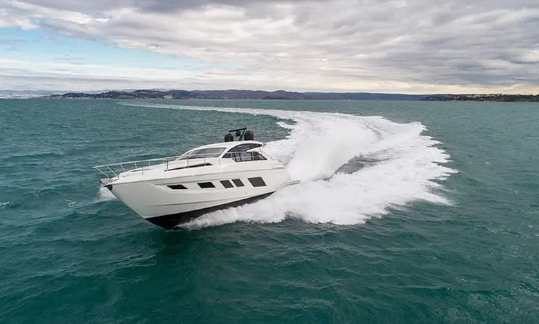 Viteză de 50 de noduri pentru un super-iaht „de buzunar”