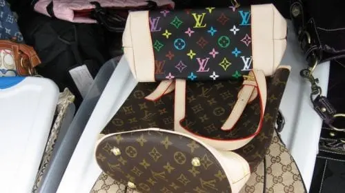 Fake-uri în valoare de 3.475.000 de dolari, confiscate în aeroportul LAX din L.A.