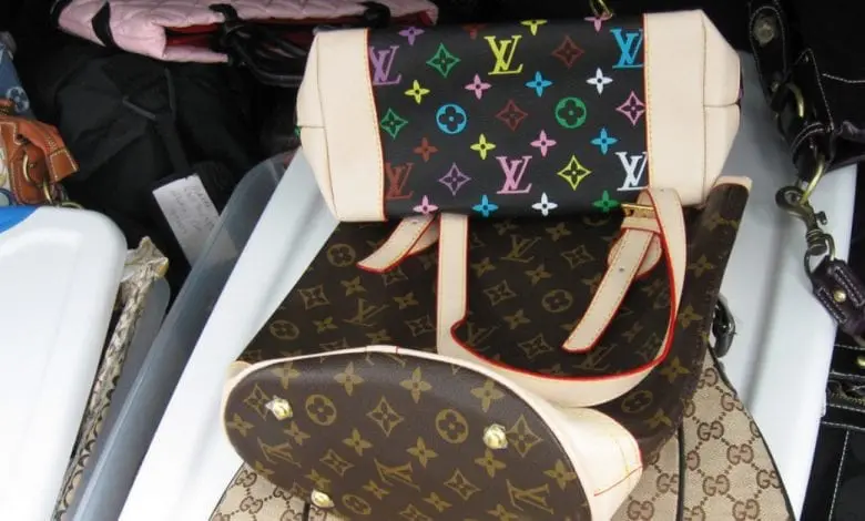 Fake-uri în valoare de 3.475.000 de dolari, confiscate în aeroportul LAX din L.A.